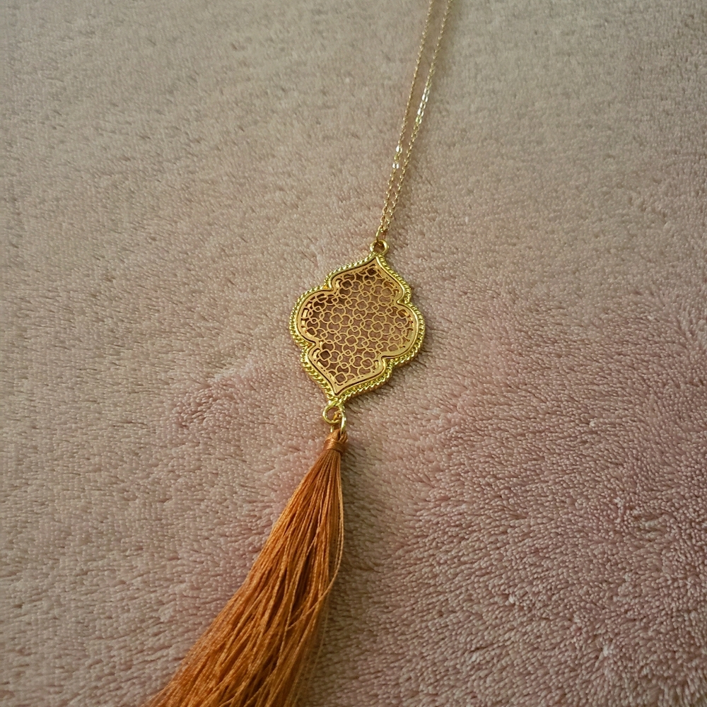 Long necklace, gold plated, moroccan tasle
